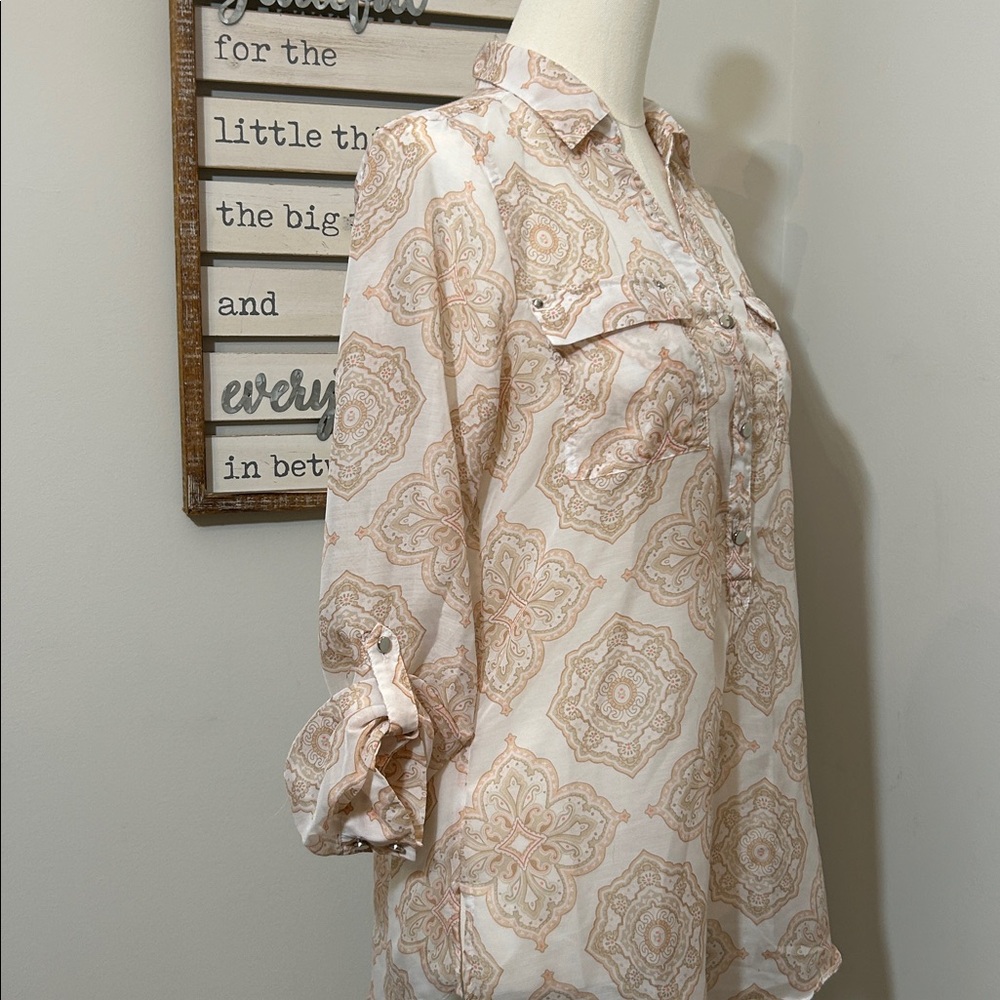 WHBM Medallion Print Sheer 1/2 Button Blouse Collared Light & Airy Size 6 - Picture 5 of 12